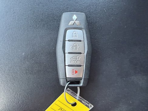 Used 2022 Mitsubishi Outlander SE image 30