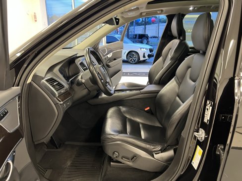 Used 2018 Volvo XC90 T5 Momentum w/ Convenience Package image 26