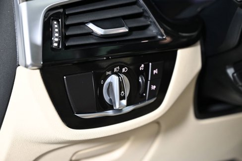 Used 2021 BMW 530i xDrive w/ Convenience Package image 22
