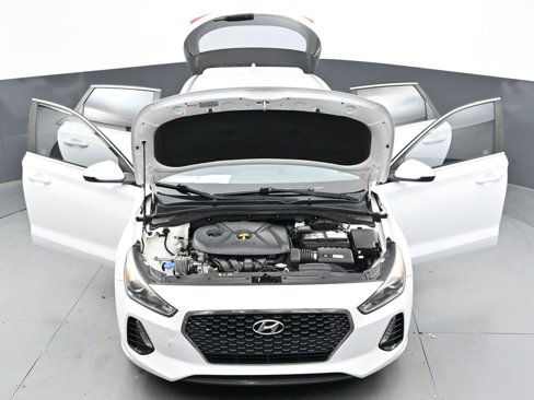Used 2018 Hyundai Elantra GT image 39