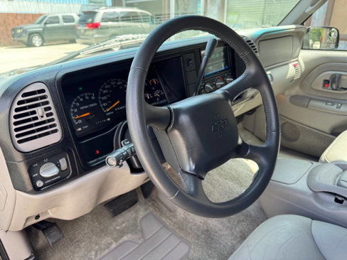 Used 1999 Chevrolet Tahoe 2WD w/ Comfort & Security Pkg image 16