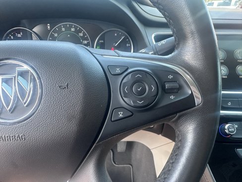 Used 2019 Buick LaCrosse Essence image 8