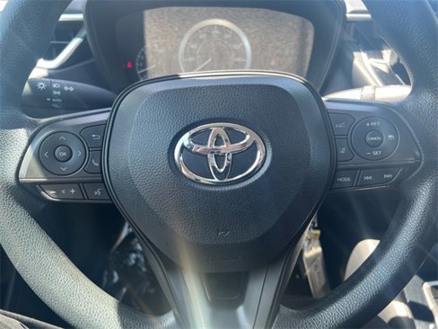 Used 2022 Toyota Corolla LE image 10