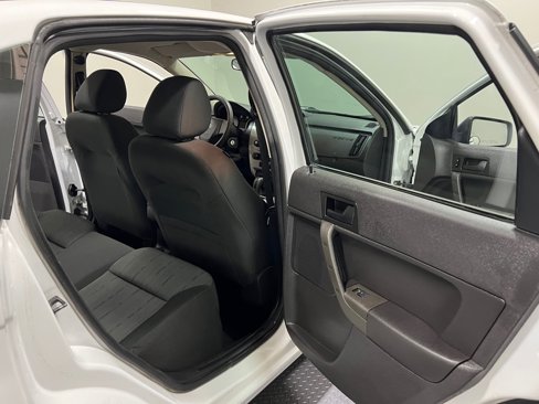 Used 2008 Ford Focus SE image 11