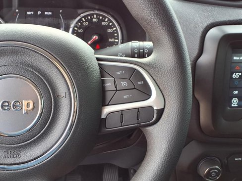 Used 2020 Jeep Renegade Sport w/ Sport Appearance Group image 19