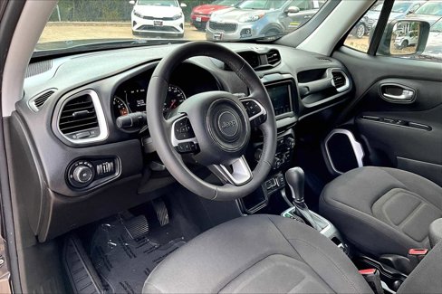Used 2018 Jeep Renegade Latitude image 16