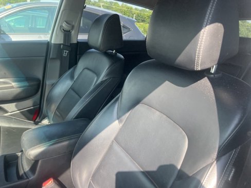 Used 2017 Kia Sportage EX image 9