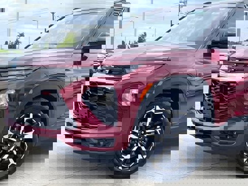 Used 2022 Chevrolet TrailBlazer RS w/ Technology Package image 2