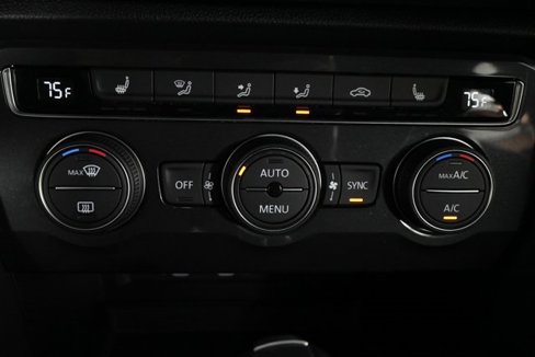 Certified 2021 Volkswagen Tiguan SE R-Line image 26