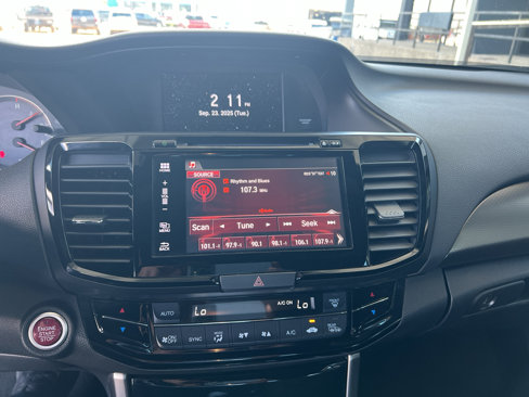 Used 2017 Honda Accord EX image 18