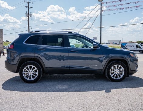 Used 2019 Jeep Cherokee Latitude w/ Popular Appearance Group image 4