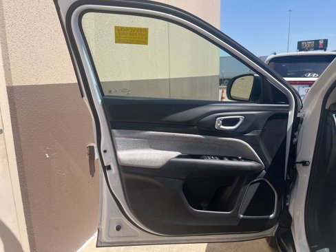 Used 2022 Jeep Compass Latitude image 28