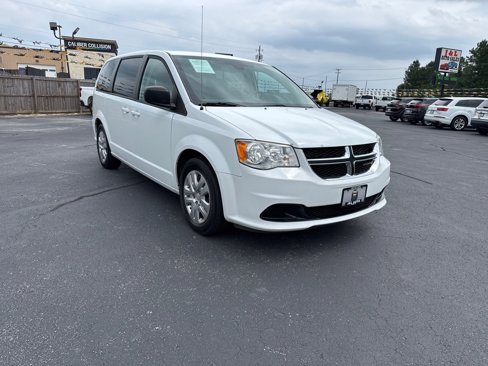 Used 2018 Dodge Grand Caravan SE w/ UConnect Hands-Free Group image 7