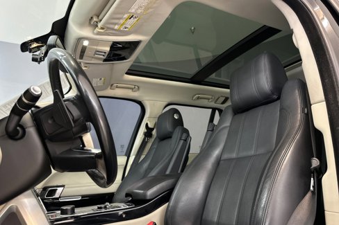 Used 2013 Land Rover Range Rover HSE image 15