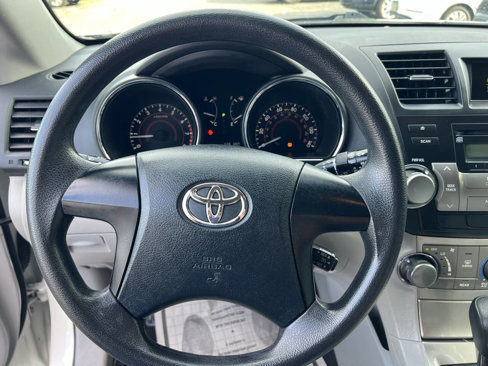 Used 2012 Toyota Highlander SE image 31