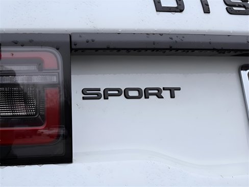 New 2025 Land Rover Discovery Sport Dynamic SE image 9