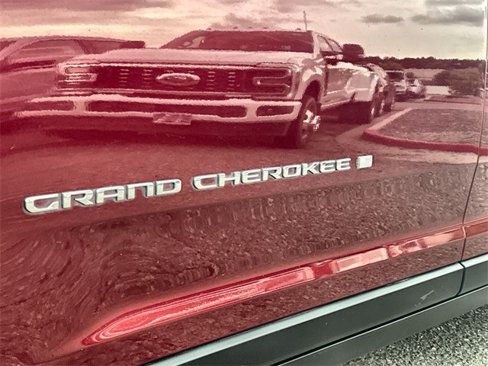 Used 2021 Jeep Grand Cherokee L Limited image 11