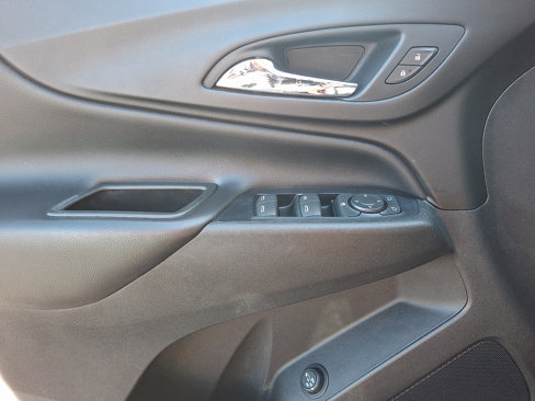 Used 2019 Chevrolet Equinox LT image 10