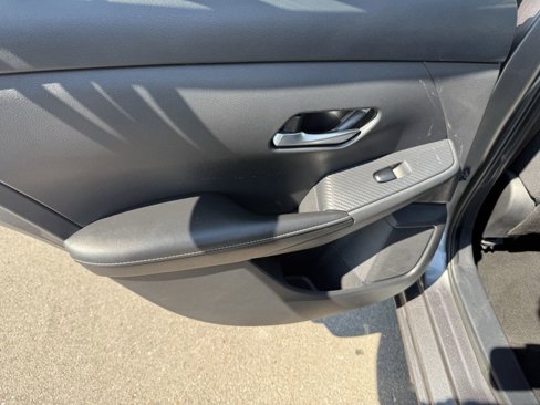 Used 2022 Nissan Sentra SV image 29