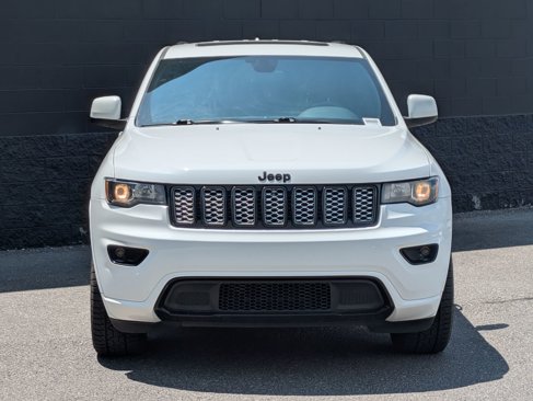 Used 2020 Jeep Grand Cherokee Altitude image 2