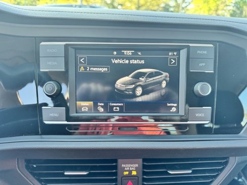 Certified 2021 Volkswagen Jetta SE w/ SE Cold Weather Package image 25