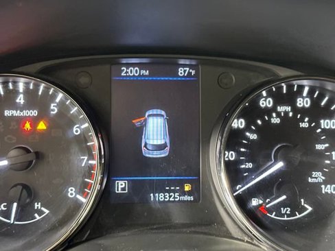 Used 2018 Nissan Rogue SV image 18