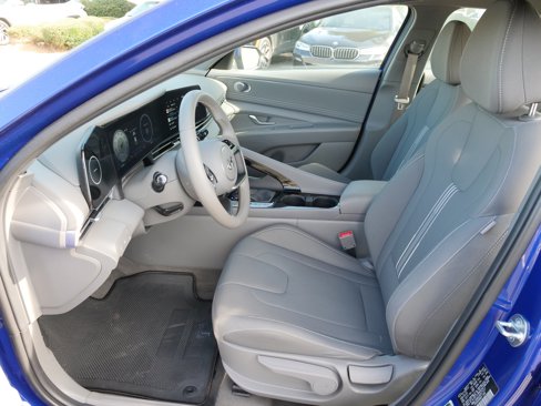 Certified 2023 Hyundai Elantra SEL w/ Convenience Package image 16