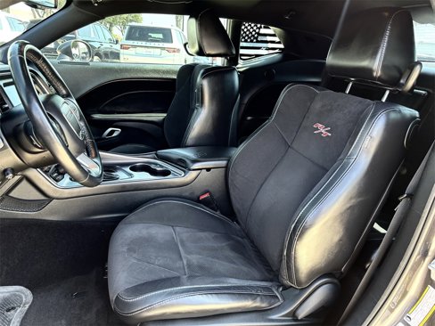 Used 2015 Dodge Challenger R/T Plus image 21