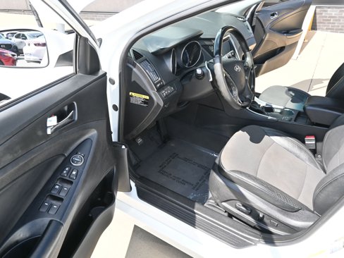 Used 2013 Hyundai Sonata SE w/ Navigation & Sunroof Pkg image 20