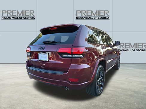 Used 2017 Jeep Grand Cherokee Altitude image 5