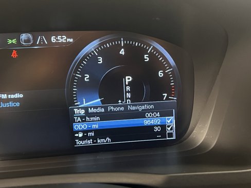 Used 2018 Volvo XC90 T5 Momentum w/ Convenience Package image 8