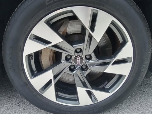 Certified 2022 Audi e-tron Premium Plus w/ Premium Plus Package image 14