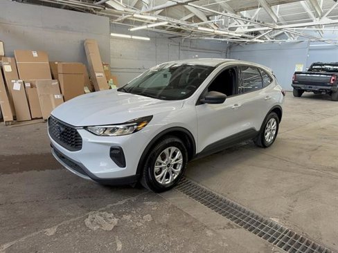 Used 2025 Ford Escape Active image 4