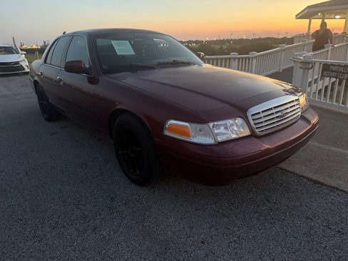 Used 2011 Ford Crown Victoria LX w/ Comfort Appearance Pkg image 3