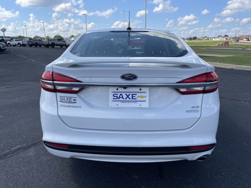 Used 2017 Ford Fusion SE w/ Equipment Group 201A image 4