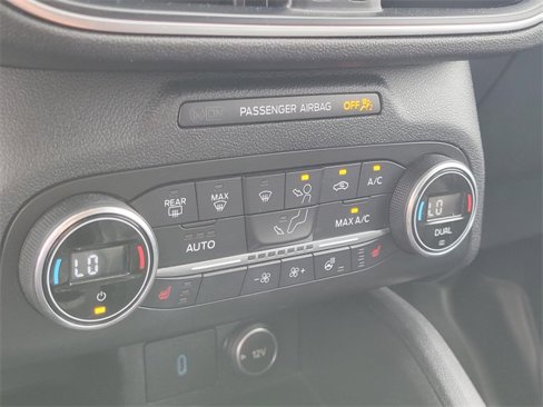 Used 2020 Ford Escape Titanium image 32