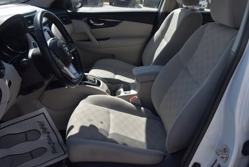 Used 2021 Nissan Rogue Sport SV image 14