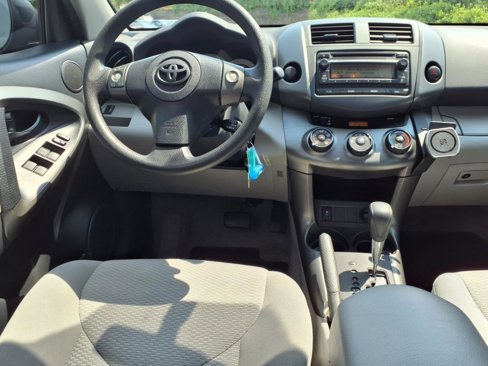 Used 2012 Toyota RAV4 FWD image 4