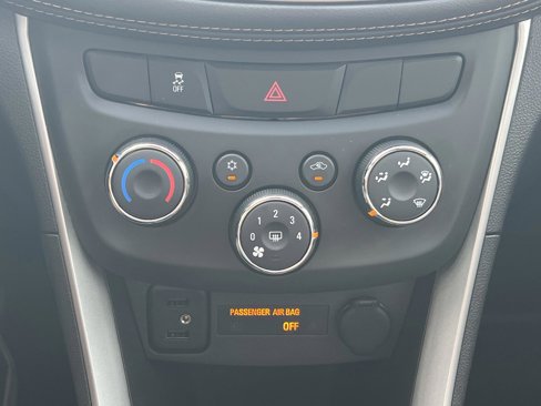 Used 2022 Chevrolet Trax LS w/ Tint and Cruise Package image 19