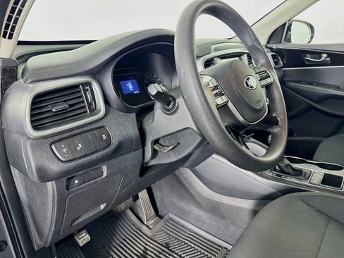 Used 2019 Kia Sorento LX image 12