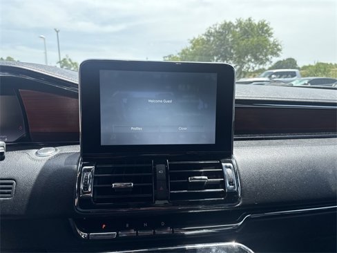 Used 2018 Lincoln Navigator Select image 20
