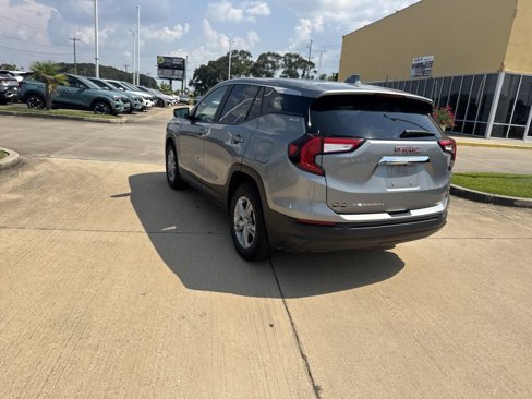 Used 2023 GMC Terrain SLE w/ LPO, Floor Liner Package image 26