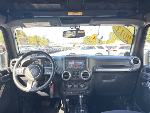 Used 2013 Jeep Wrangler Unlimited Sahara image 12