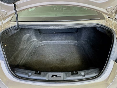 Used 2018 Ford Taurus SEL image 23