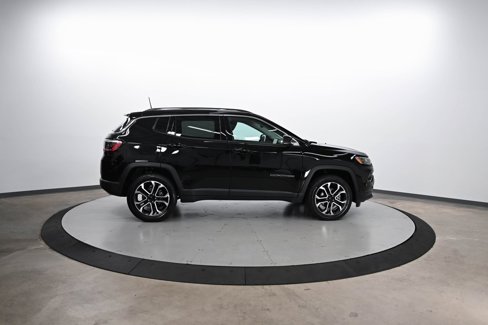 Certified 2022 Jeep Compass Limited image 5