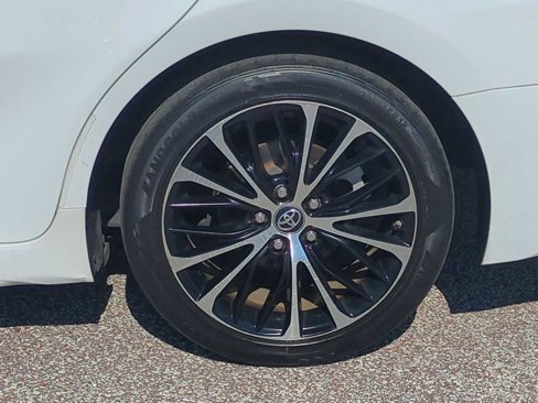 Used 2018 Toyota Camry SE image 13