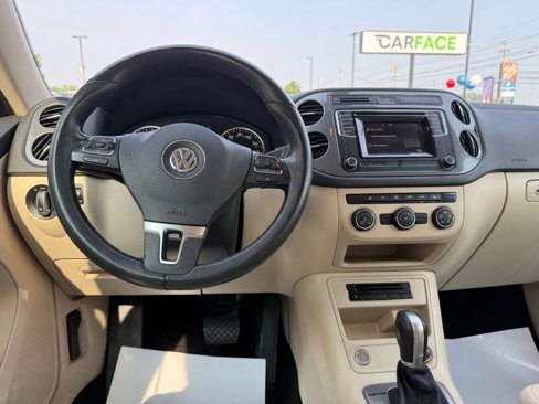 Used 2016 Volkswagen Tiguan S image 27