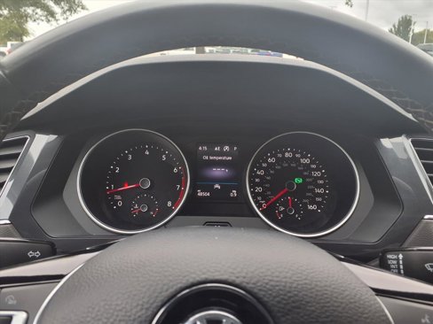 Used 2021 Volkswagen Tiguan SE image 19