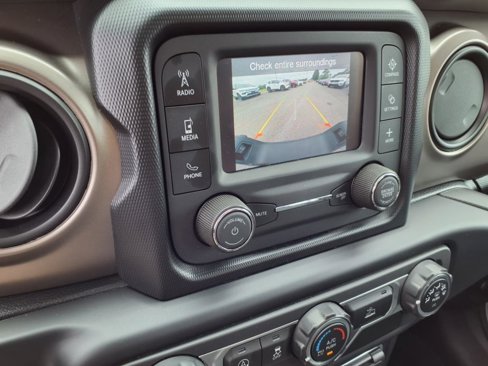 Certified 2021 Jeep Gladiator Sport image 26