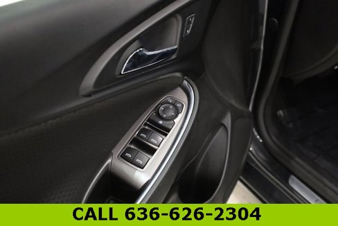 Used 2017 Chevrolet Malibu LT image 14